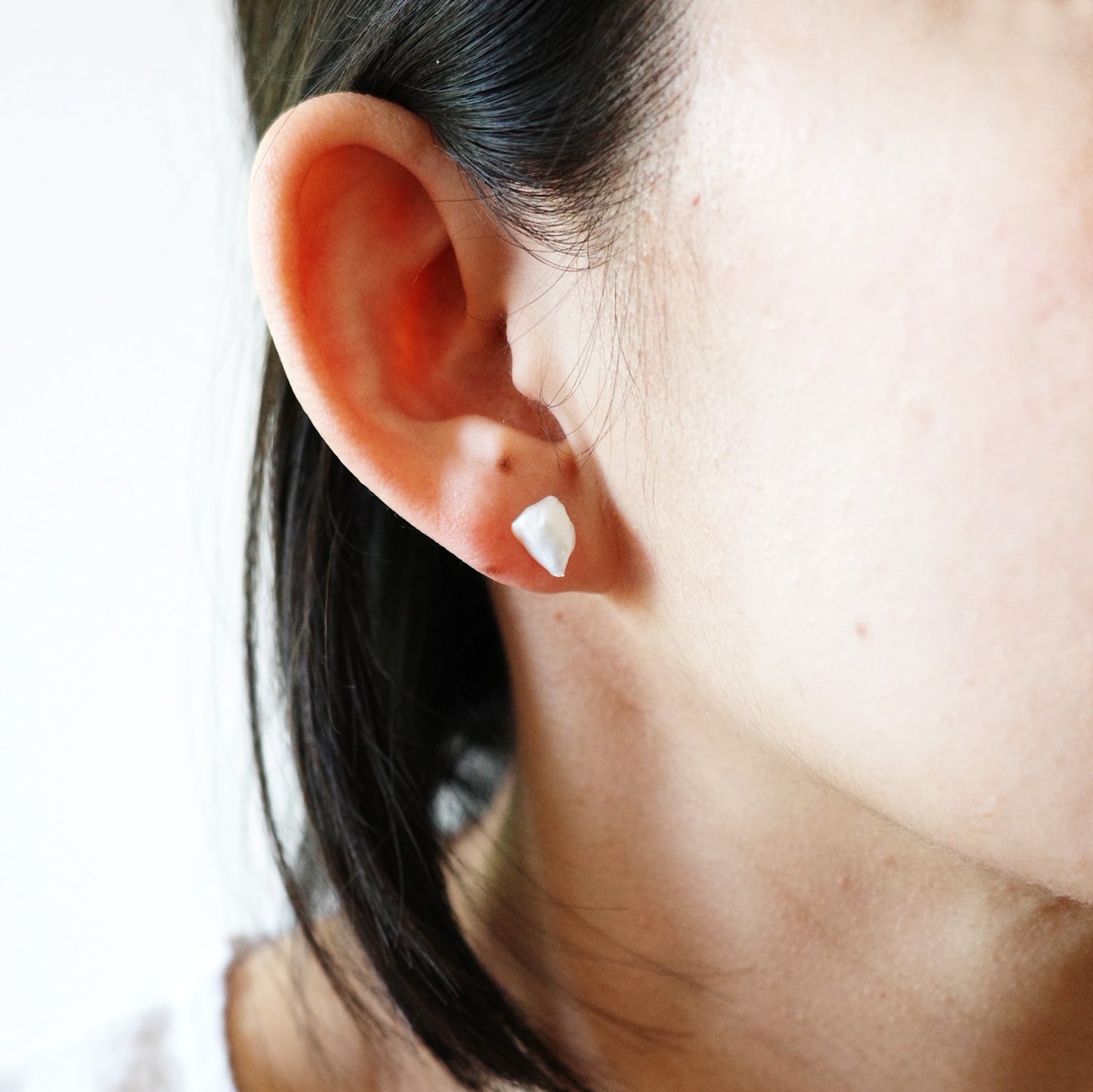 Ama American Natural Pearl Earings